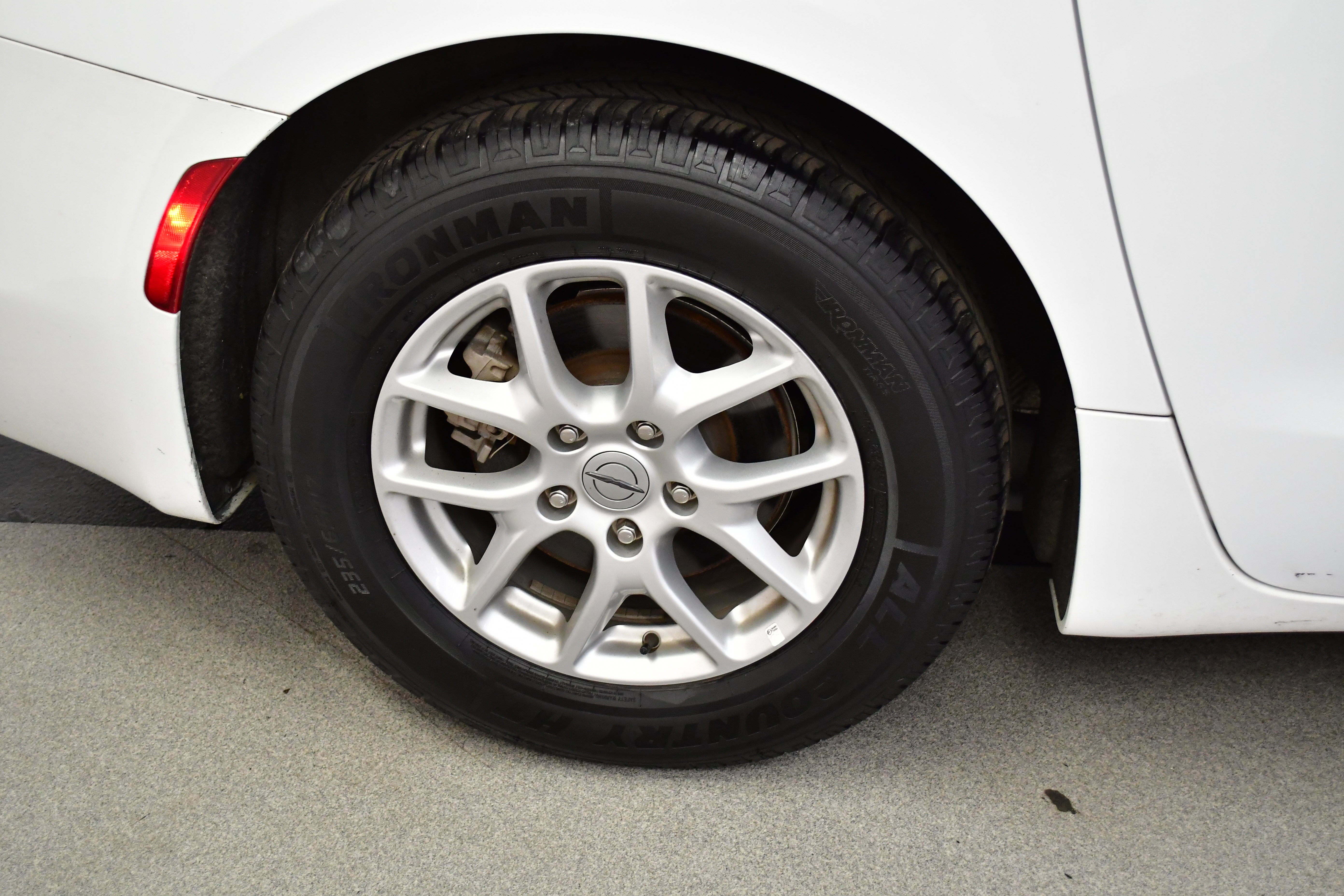 Used 2023 Chrysler Voyager LX FWD image 39