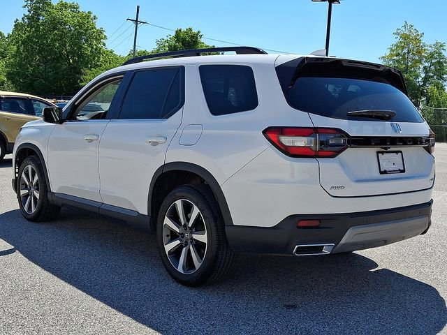 Used 2024 Honda Pilot Touring image 7