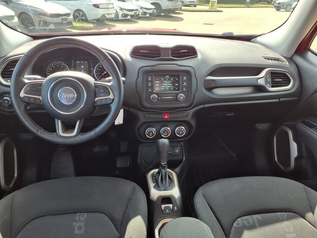 Used 2015 Jeep Renegade Latitude FWD image 9