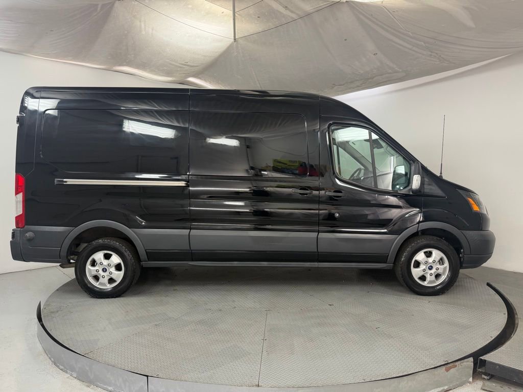 Used 2018 Ford Transit 250 148 Medium Roof RWD image 5