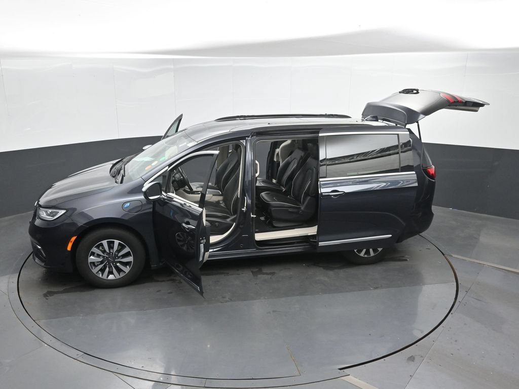 Used 2021 Chrysler Pacifica Limited w/ Premium & Safety Sphere Group FWD image 53