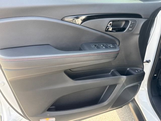 Certified 2025 Honda Passport Black Edition image 9