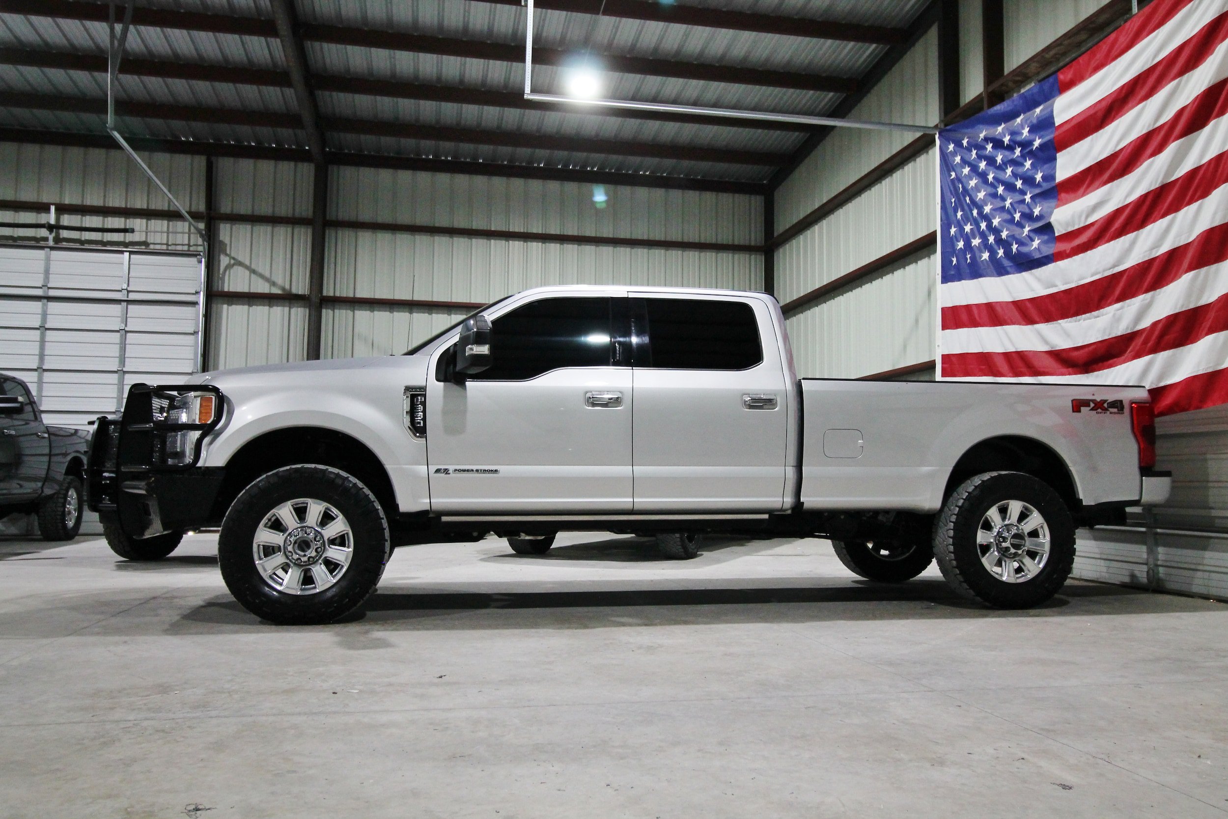 Used 2019 Ford F350 Platinum w/ Platinum Ultimate Package AWD/4WD image 5