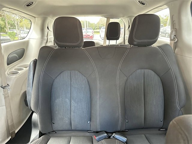 Used 2021 Chrysler Voyager L image 26