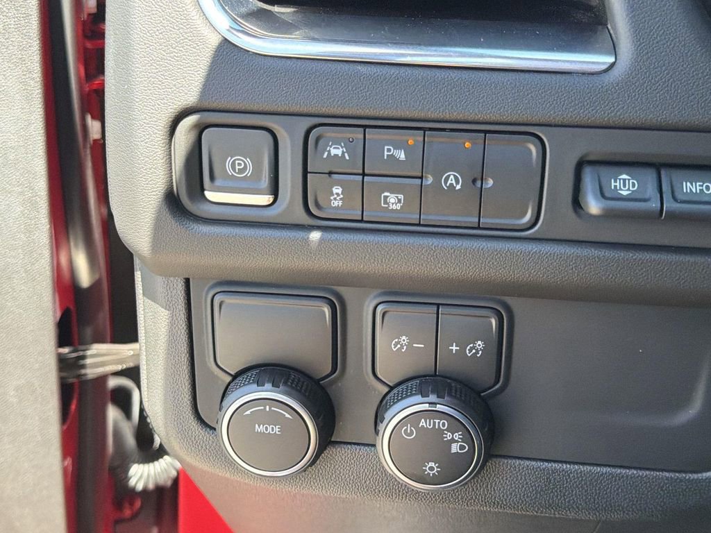 Used 2023 Chevrolet Suburban High Country image 17