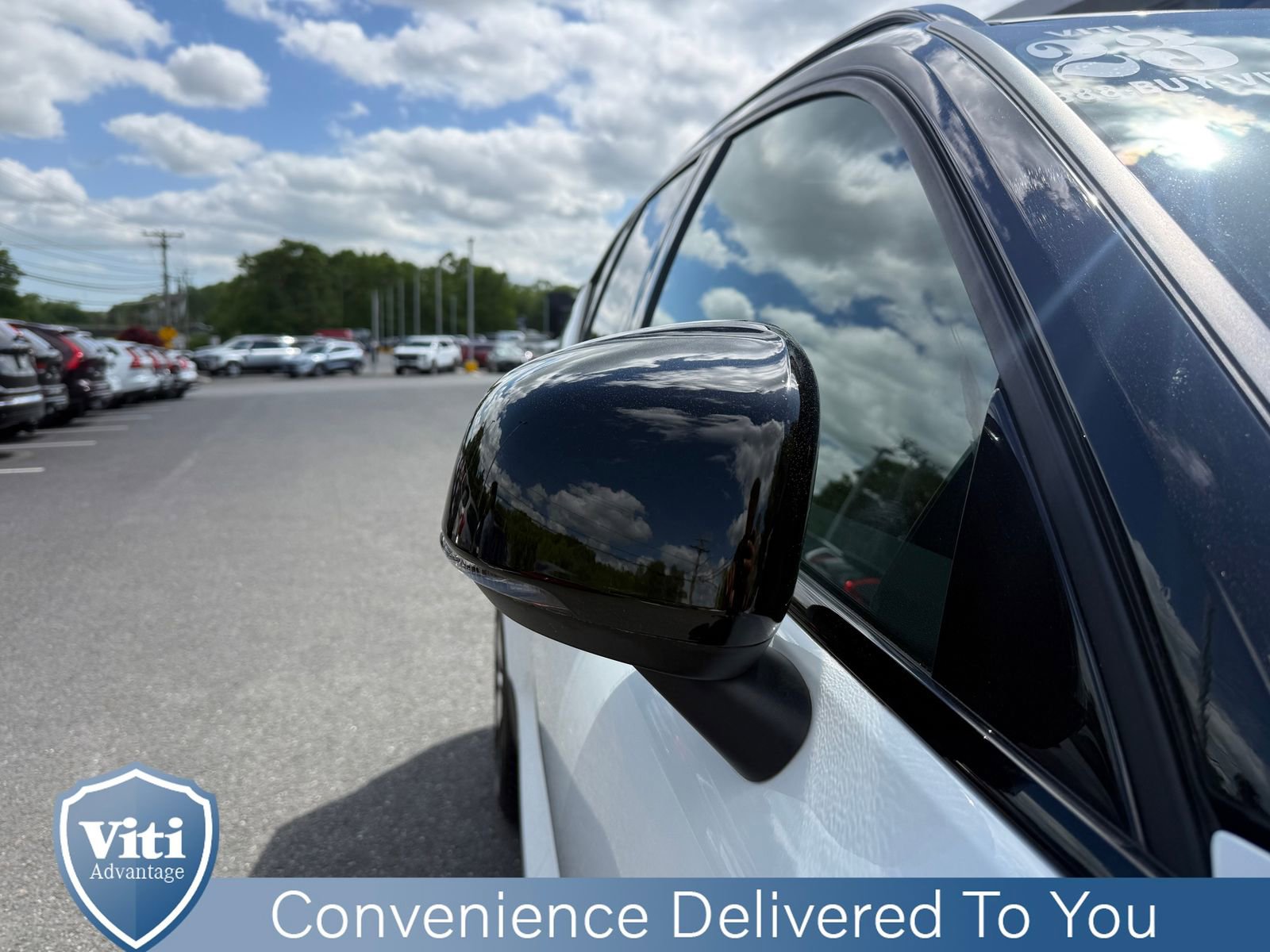 Used 2023 Volvo XC40 Recharge Ultimate w/ Protection Package Premier AWD/4WD image 10