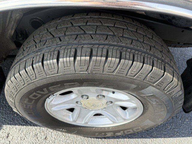 Used 2001 Toyota 4Runner SR5 AWD/4WD image 8