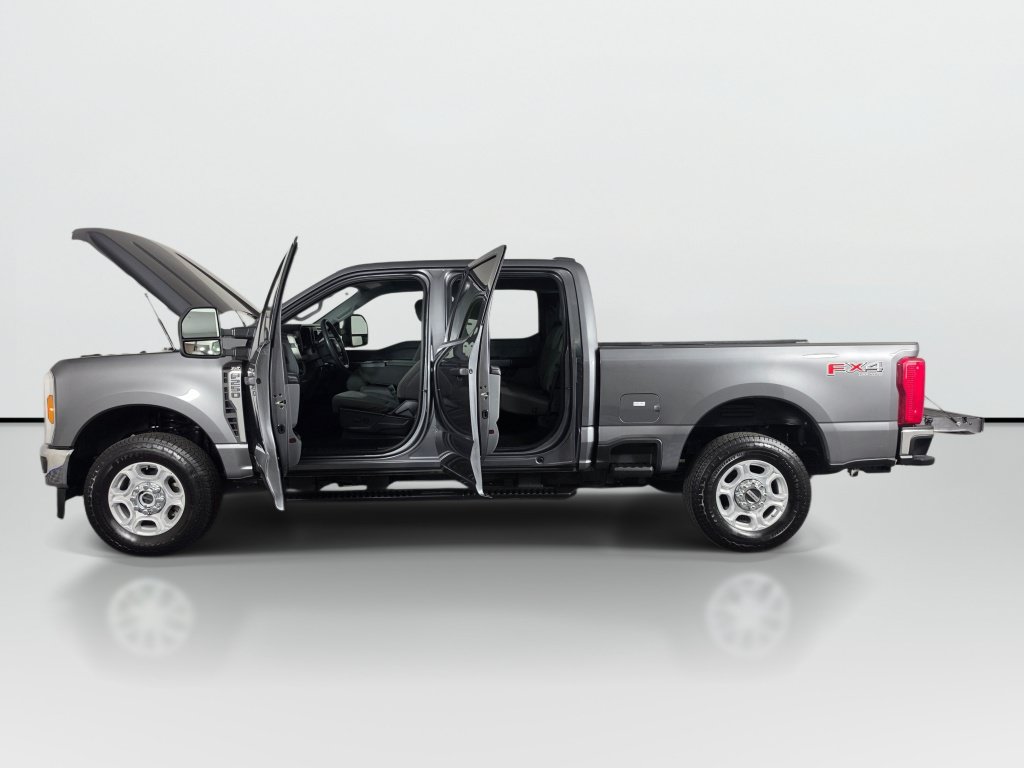 Used 2025 Ford F250 XLT w/ FX4 Off-Road Package AWD/4WD image 10