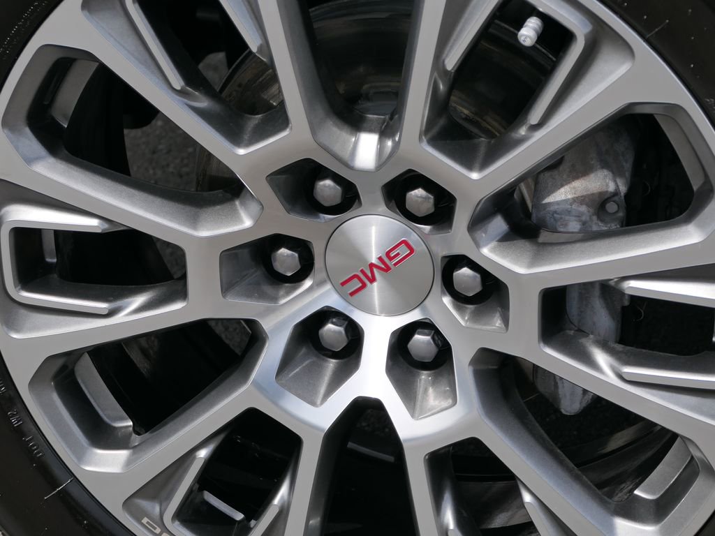 Used 2025 GMC Yukon XL Denali RWD image 10