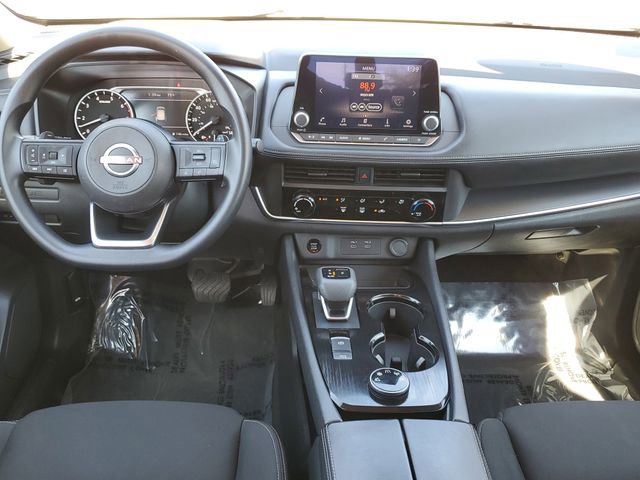 Used 2024 Nissan Rogue S image 8