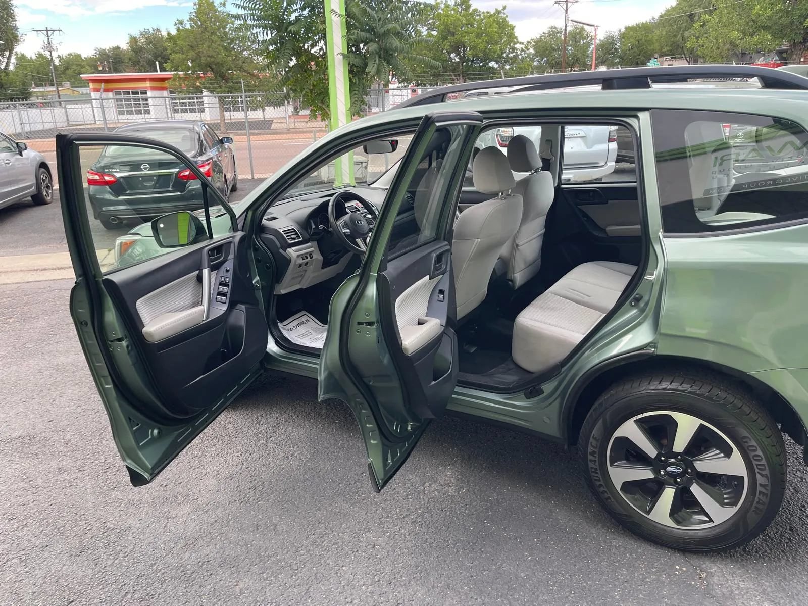 Used 2017 Subaru Forester 2.5i w/ Alloy Wheel Package AWD/4WD image 13