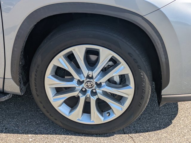 Used 2021 Toyota Highlander Limited image 11
