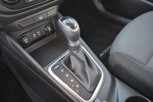 Used 2022 Hyundai Accent SE image 25