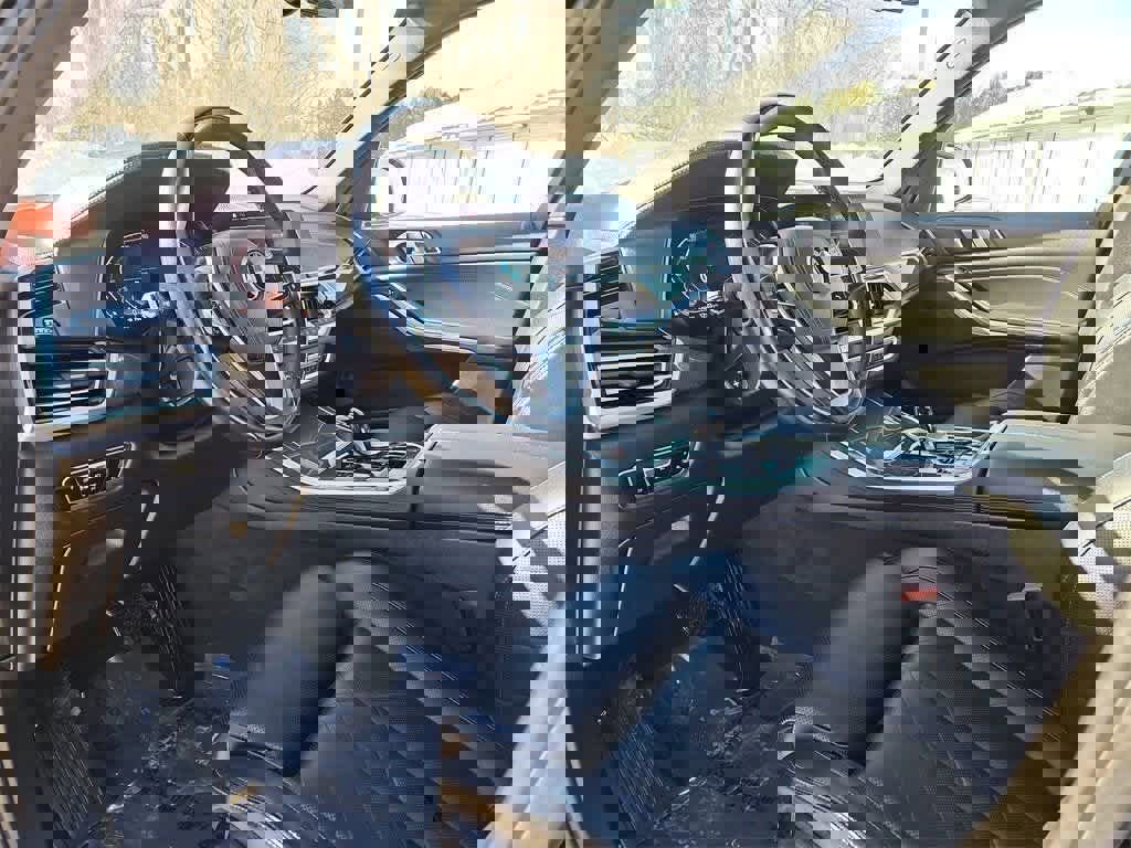 Used 2023 BMW X5 xDrive40i w/ Premium Package image 4