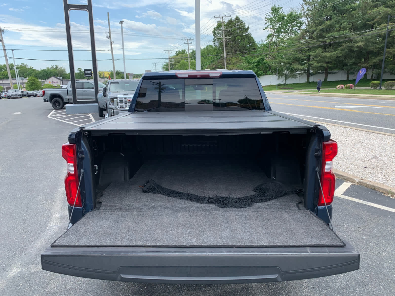 Used 2019 Chevrolet Silverado 1500 High Country w/ Technology Package AWD/4WD image 5