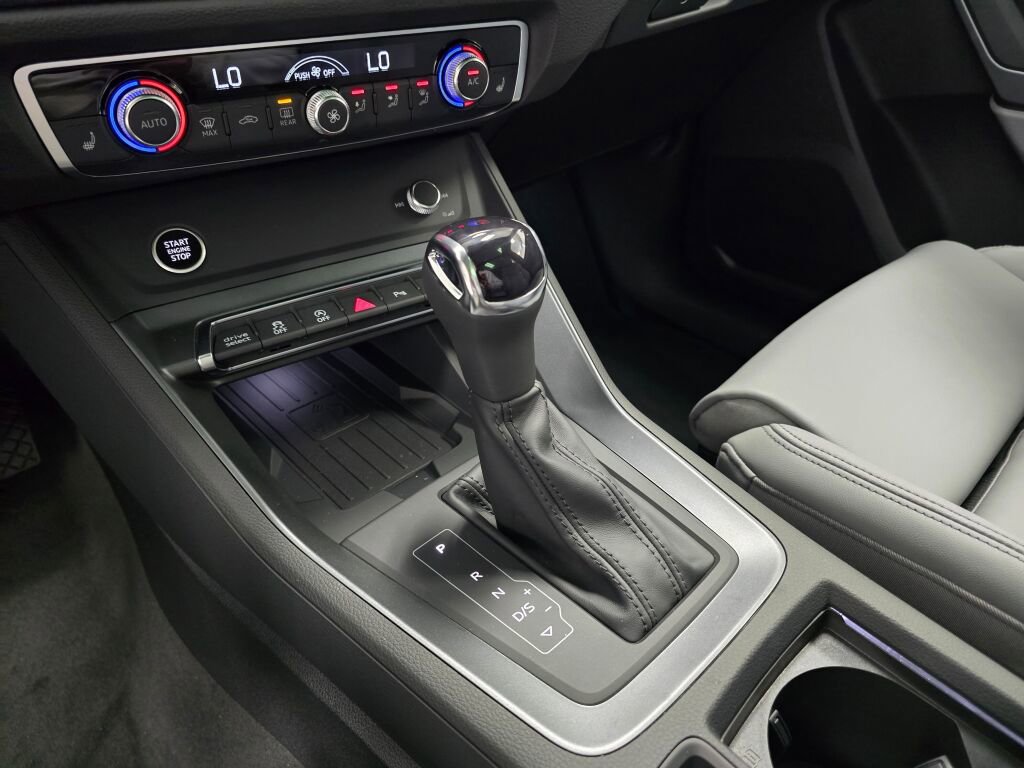 New 2025 Audi Q3 2.0T Premium image 16