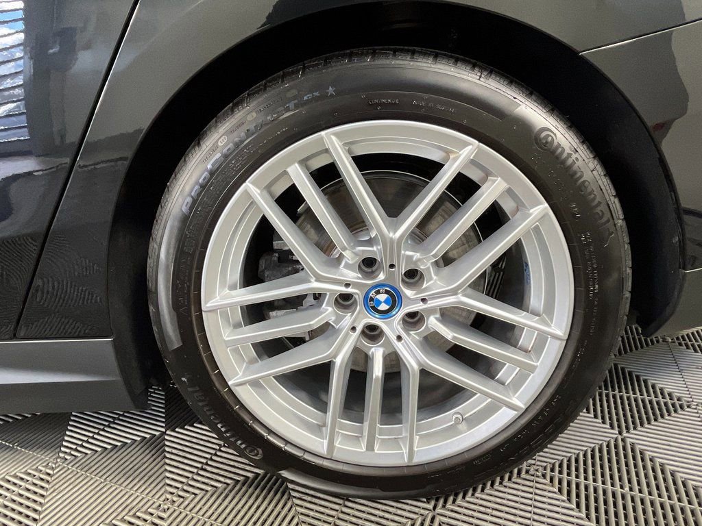 Used 2025 BMW i5 xDrive40 w/ Premium Package image 18