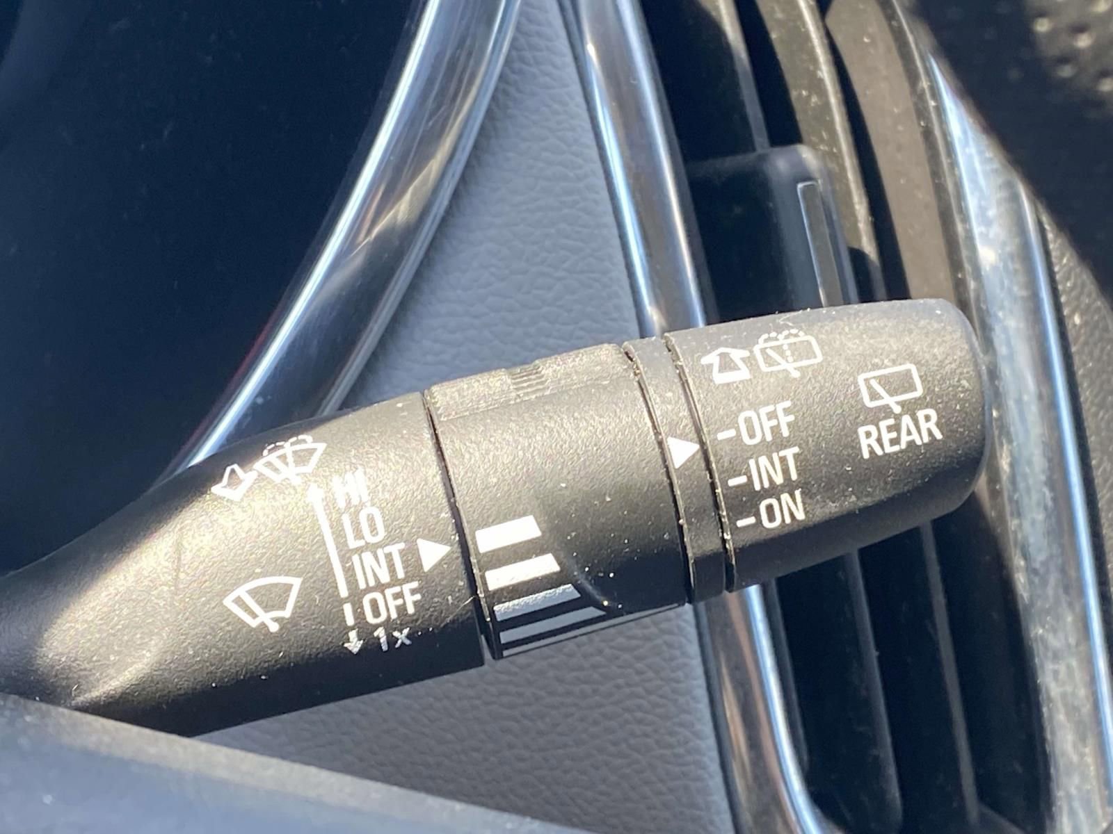 Used 2023 Chevrolet Equinox LS FWD image 28