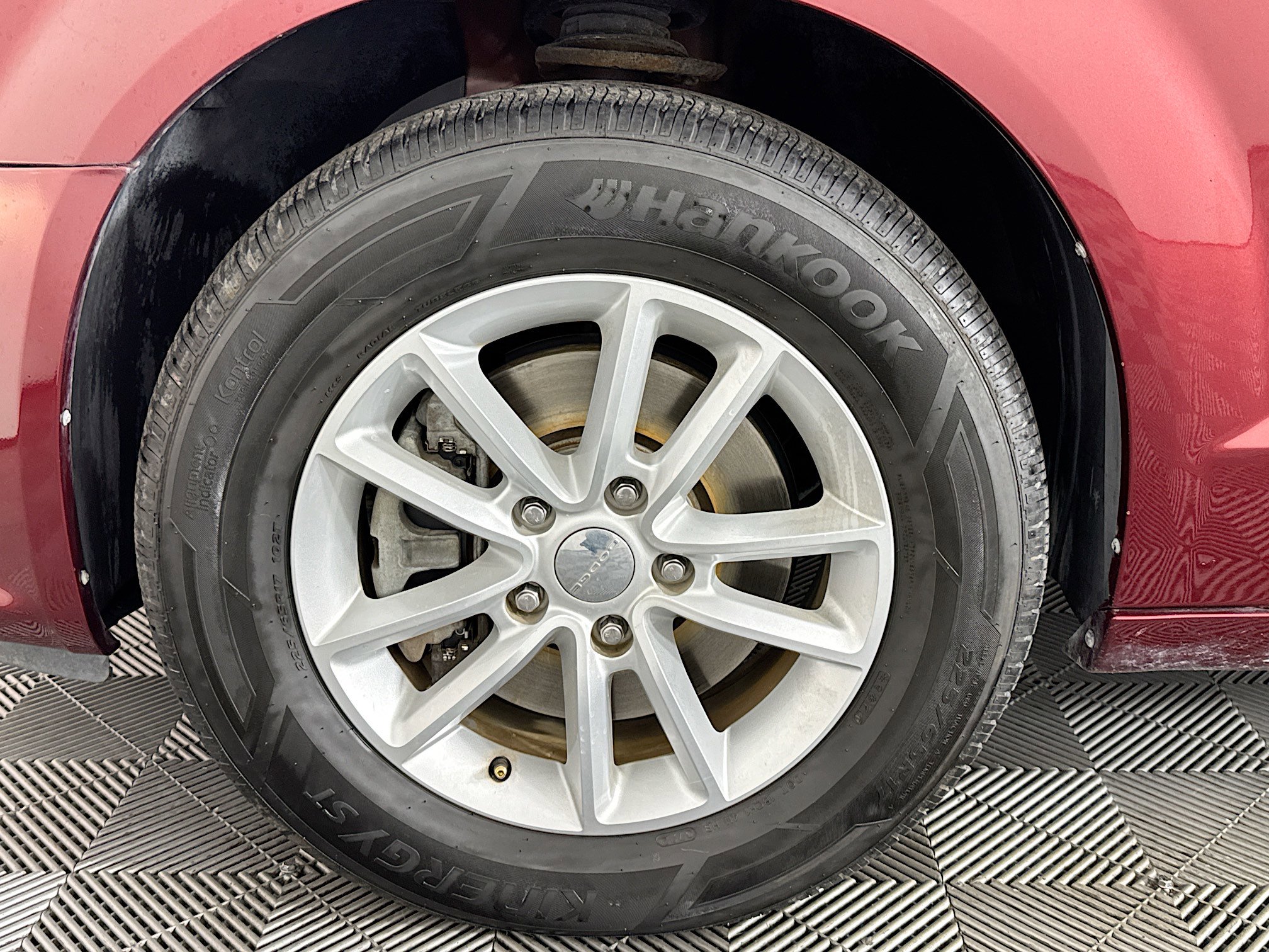 Used 2019 Dodge Grand Caravan SXT image 36