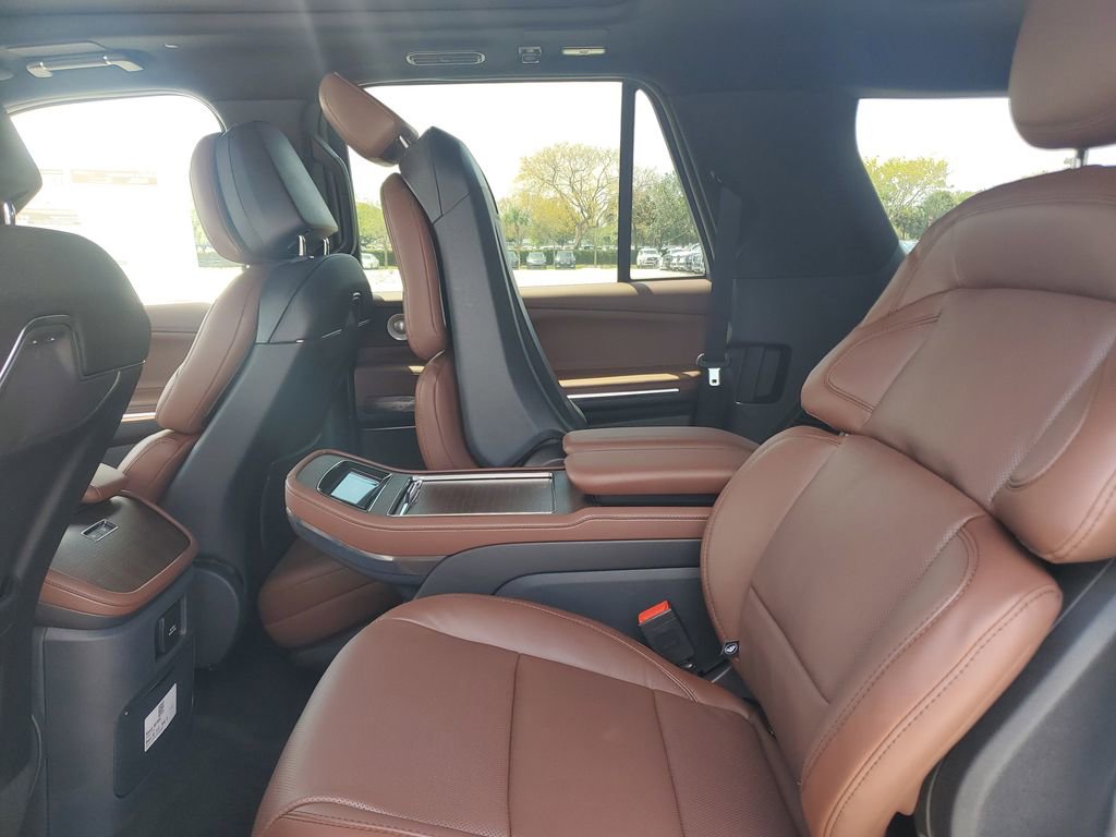New 2025 Lincoln Navigator L Reserve image 11