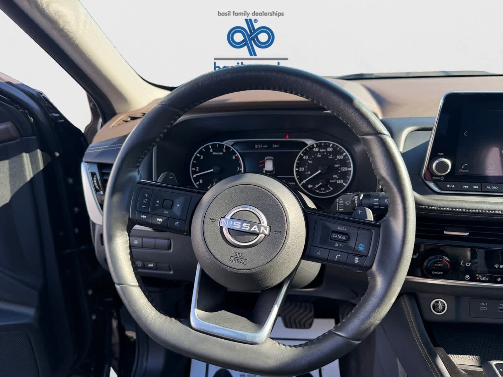 Used 2023 Nissan Rogue SL AWD/4WD image 14