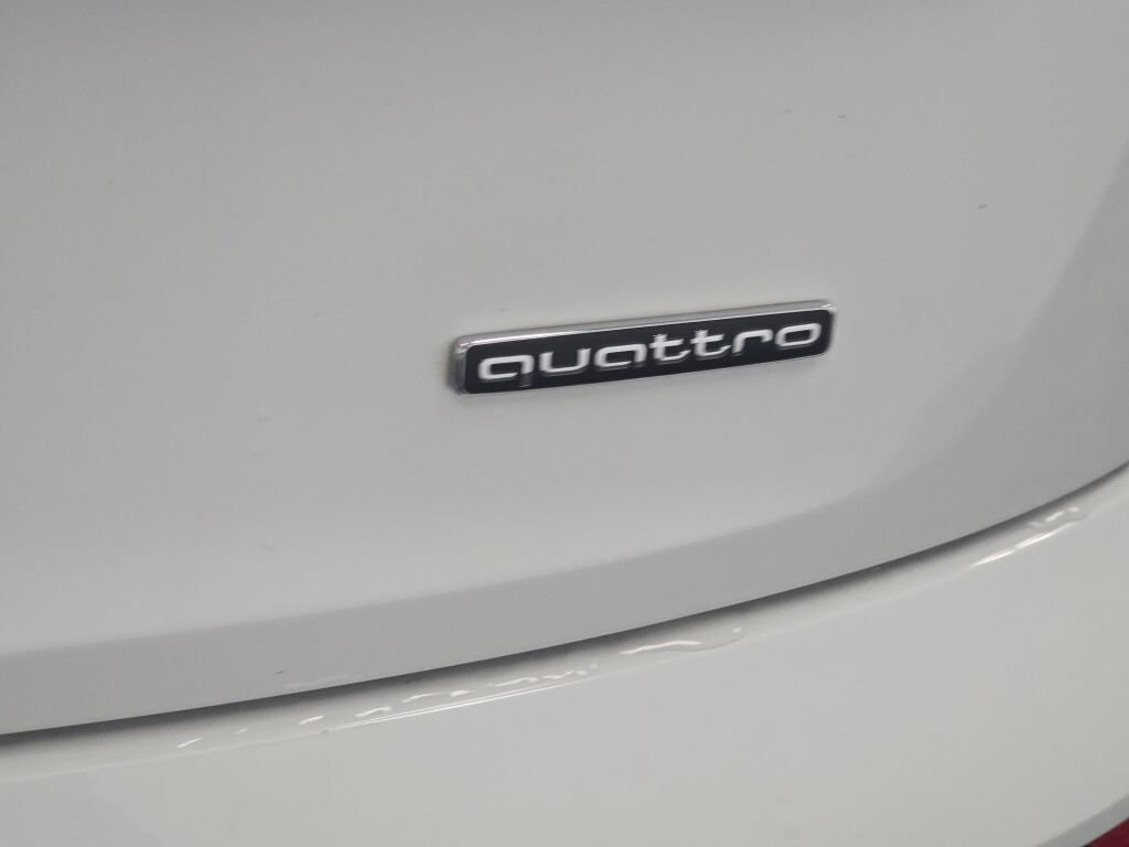 Used 2022 Audi Q5 2.0T Premium w/ Convenience Package image 34