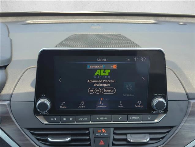 Used 2025 Nissan Altima 2.5 SV FWD image 13