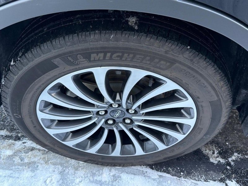 Used 2023 Lincoln Aviator Reserve w/ Class IV Trailer Tow Package image 7