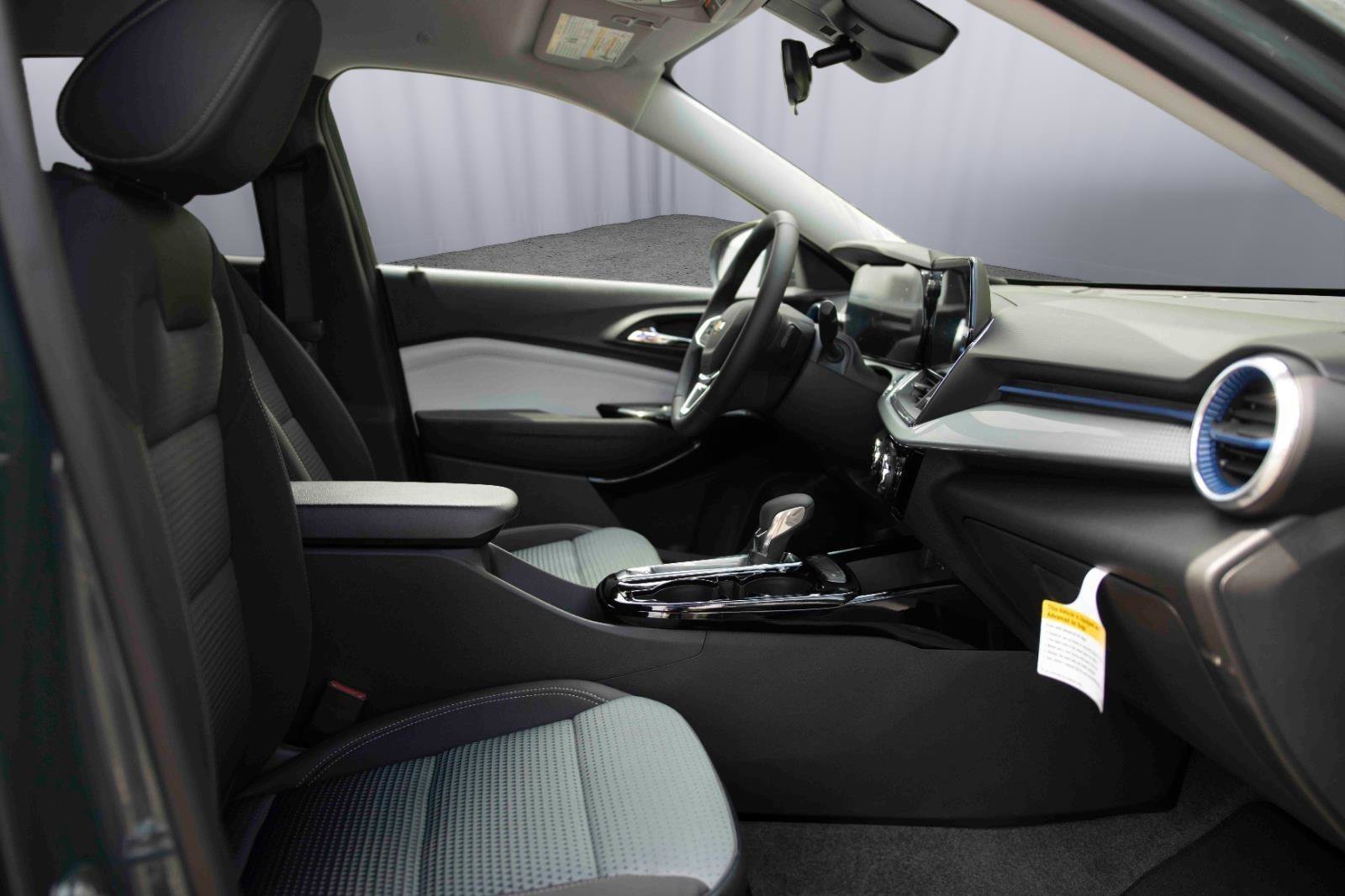 New 2026 Chevrolet Trax LS w/ LS Convenience Package FWD image 23