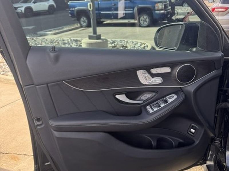 Used 2022 Mercedes-Benz GLC 300 4MATIC image 33