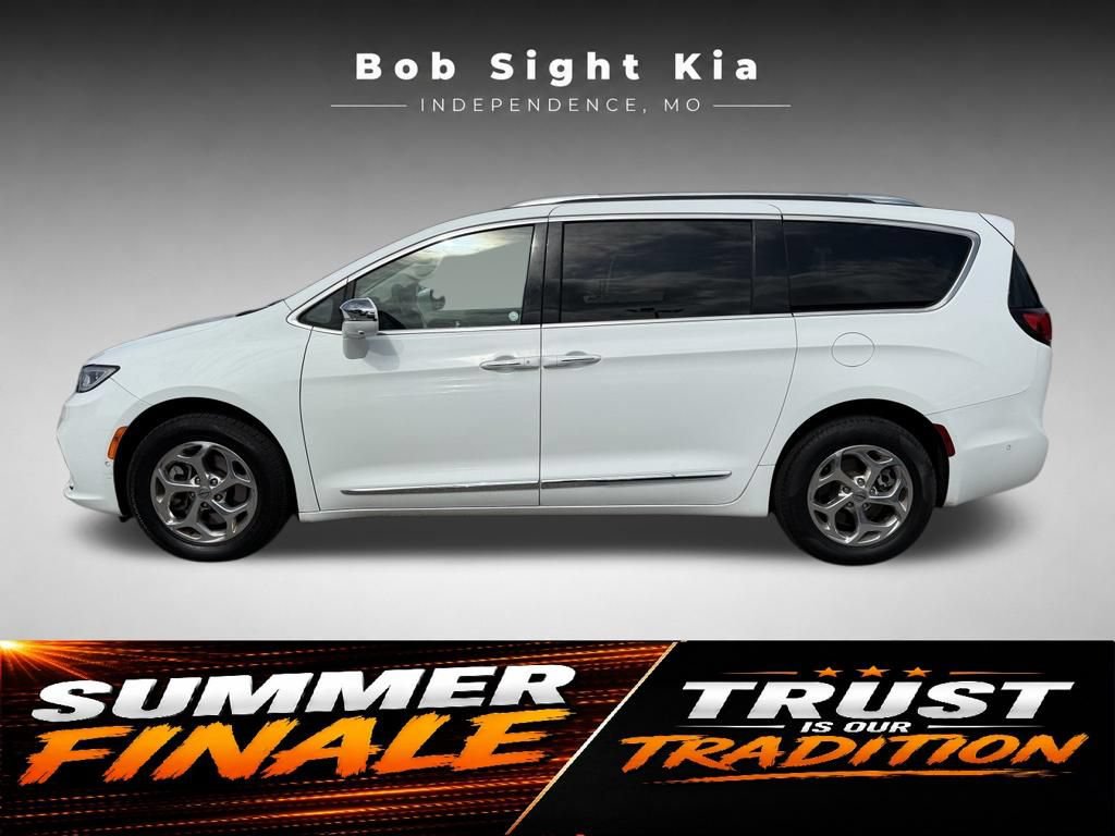 Used 2021 Chrysler Pacifica Limited w/ Premium & Safety Sphere Group AWD/4WD image 5