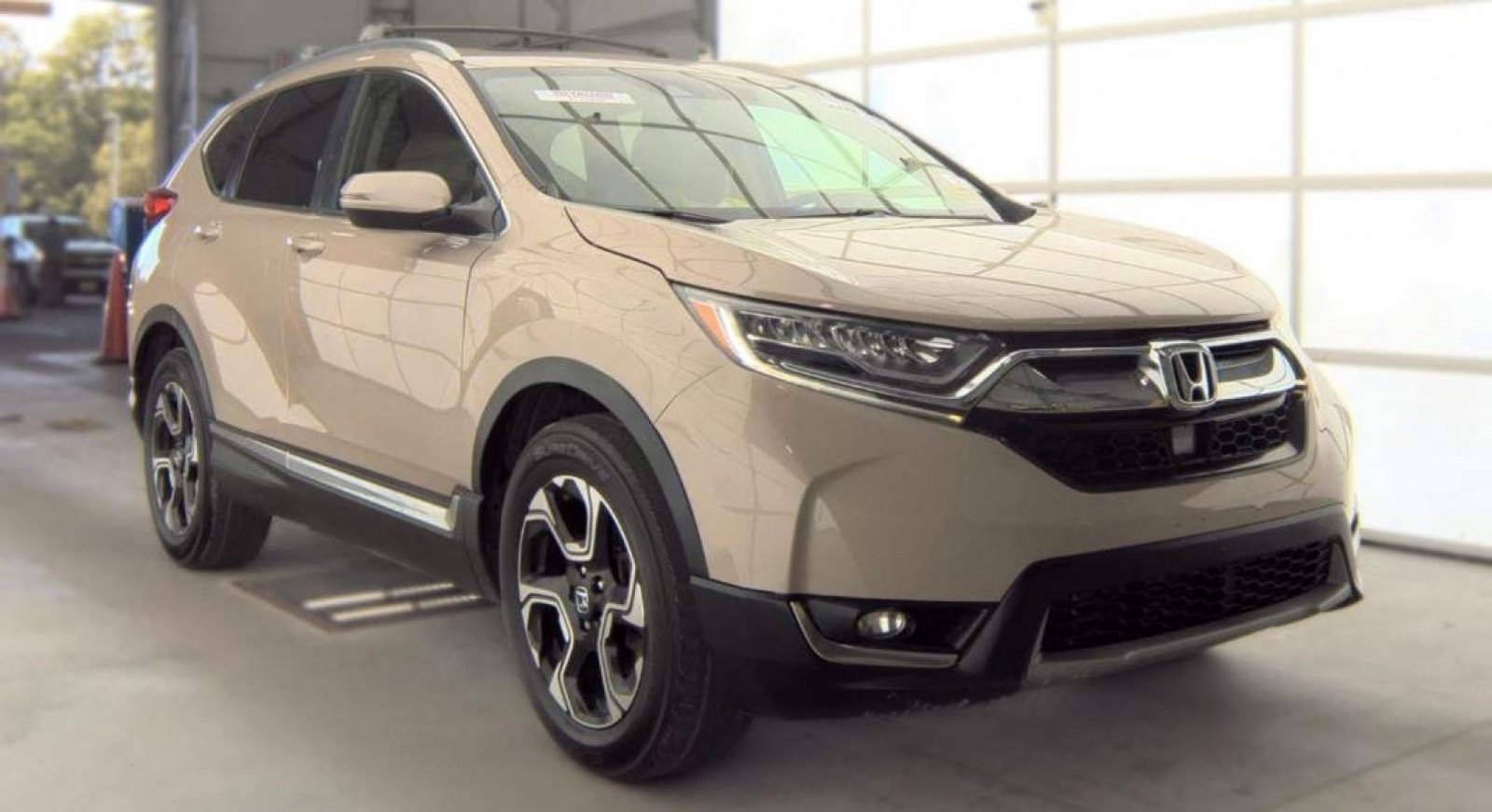Used 2017 Honda CR-V Touring image 4