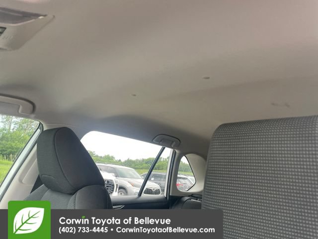 Used 2021 Toyota RAV4 LE FWD image 24