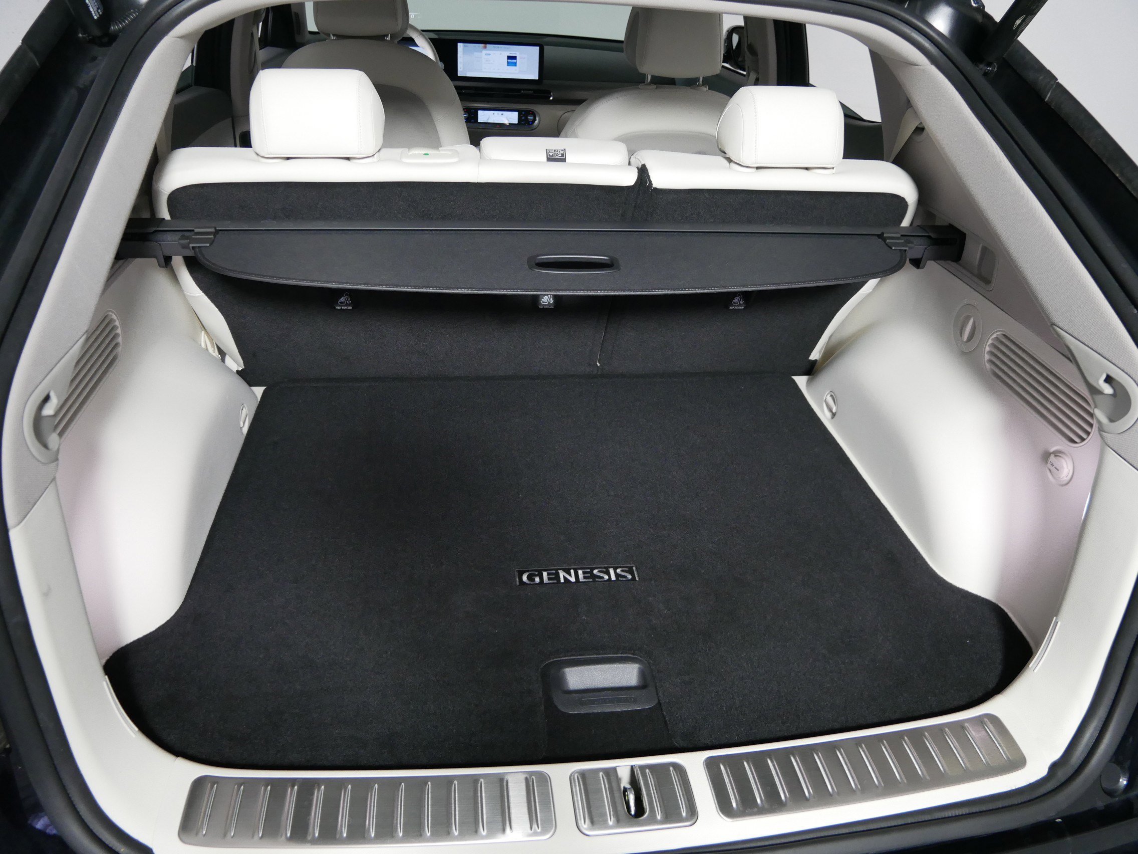 Used 2025 Genesis GV60 Advanced image 18