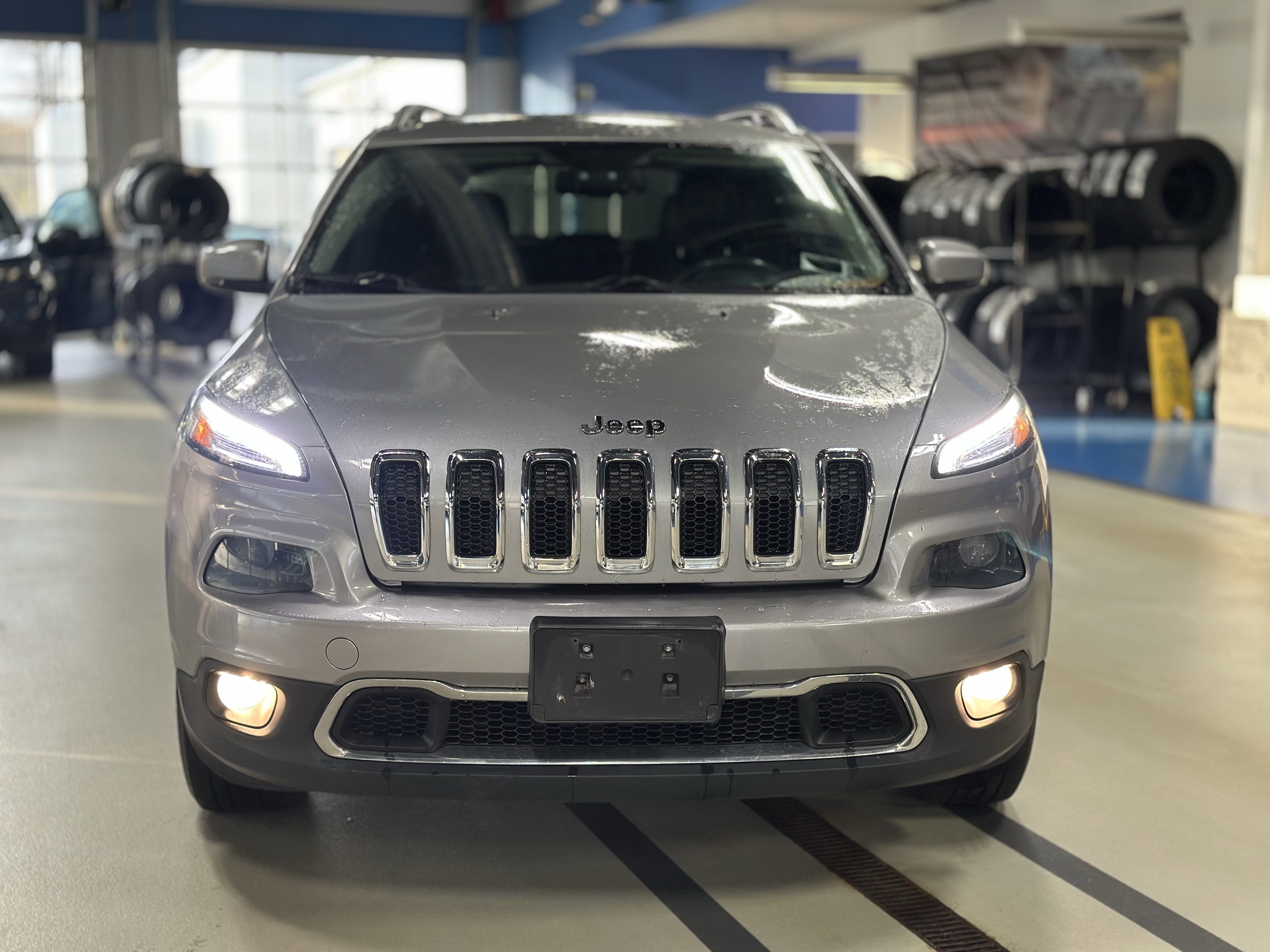 Used 2014 Jeep Cherokee Limited w/ Trailer Tow Group image 2