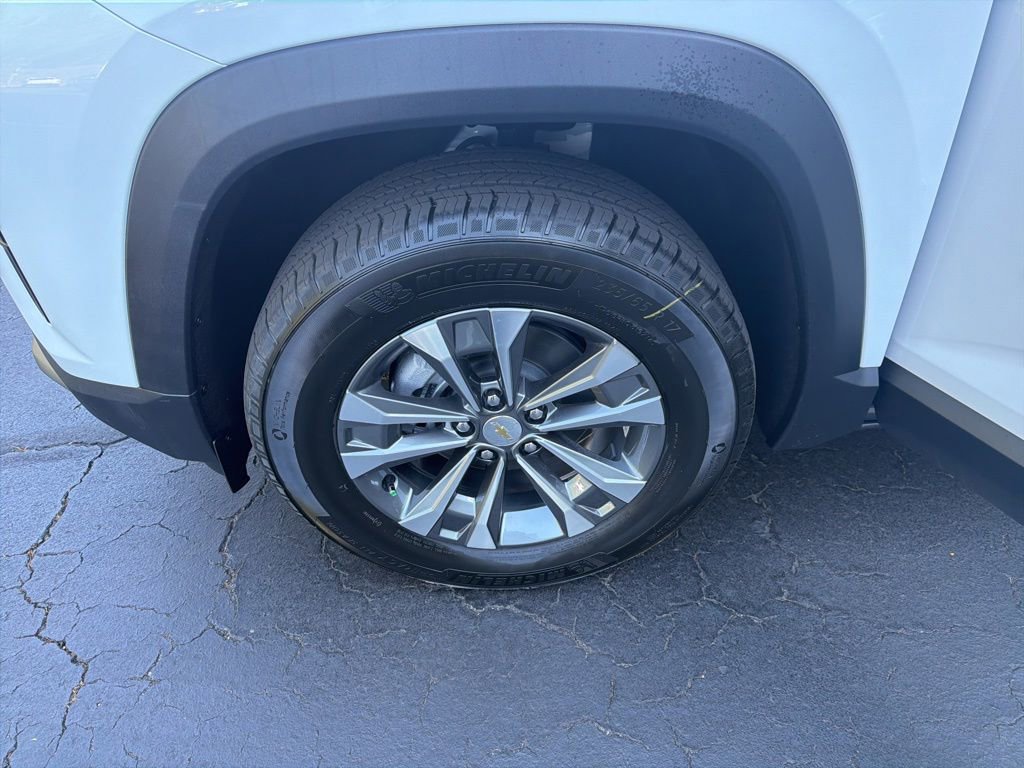 New 2026 Chevrolet Equinox LT w/ Convenience Package II AWD/4WD image 15