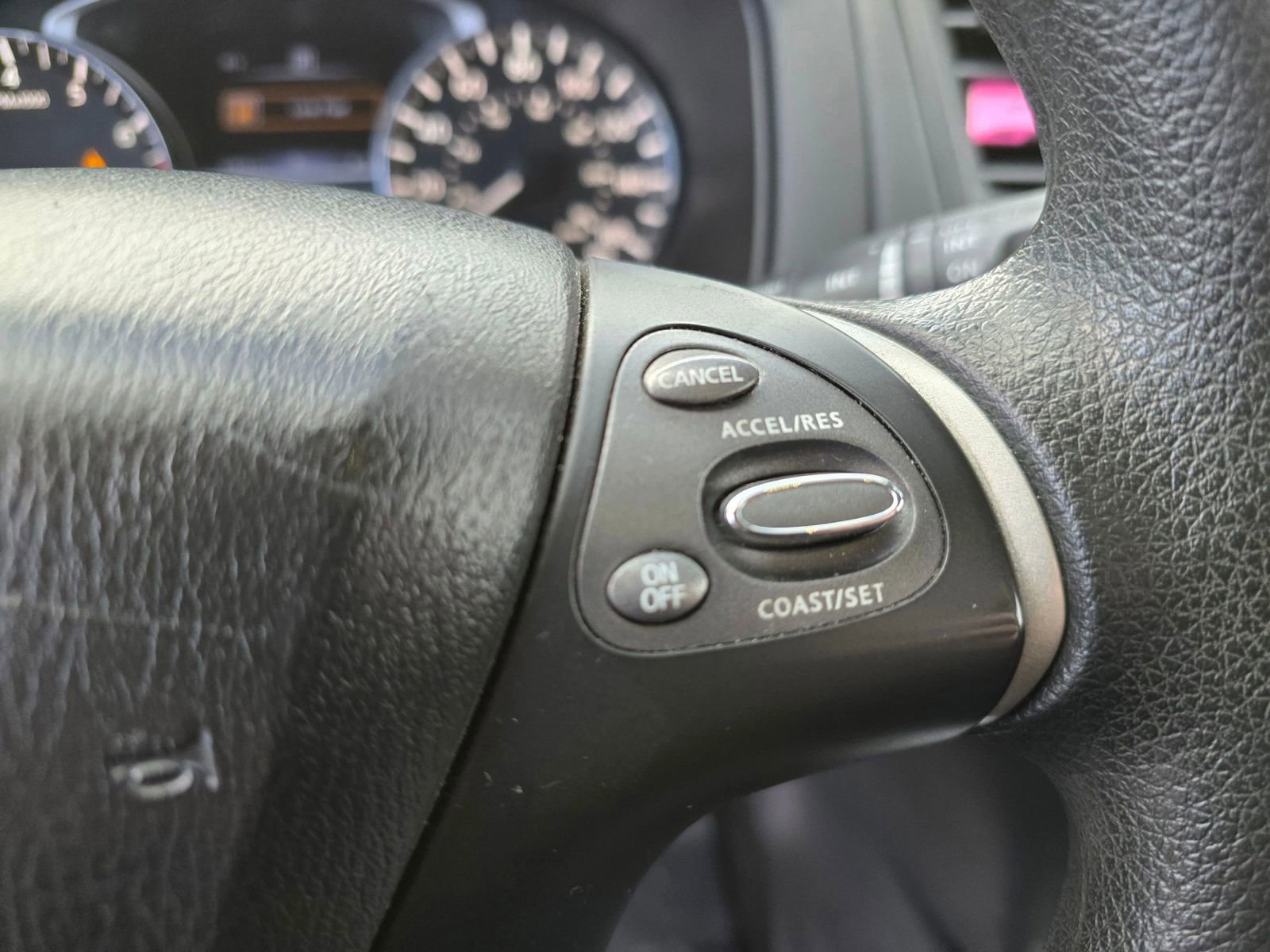 Used 2019 Nissan Pathfinder S image 26