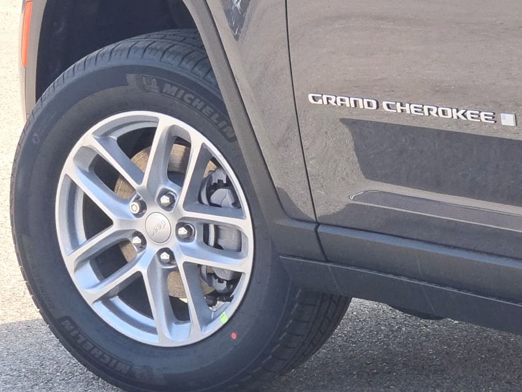 New 2026 Jeep Grand Cherokee Laredo X AWD/4WD image 18