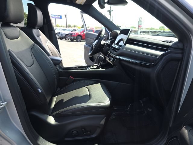 Used 2024 Jeep Compass Limited w/ Driver Assist Group I AWD/4WD image 40