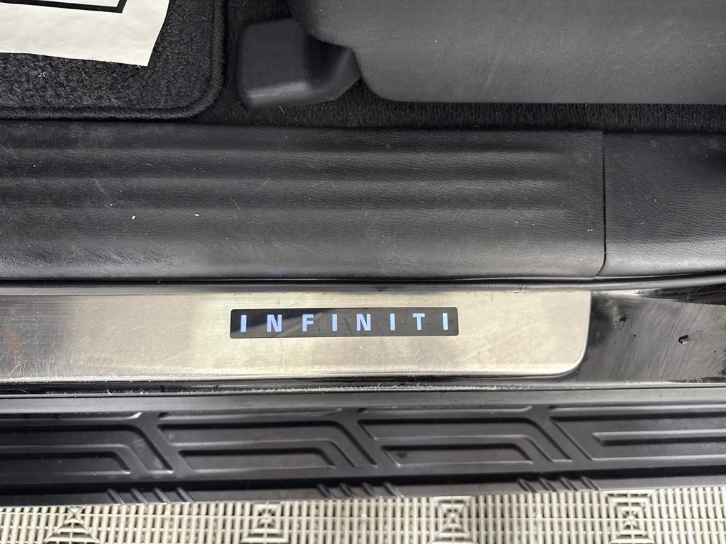 Used 2016 INFINITI QX80 4WD w/ Signature Edition Package image 14