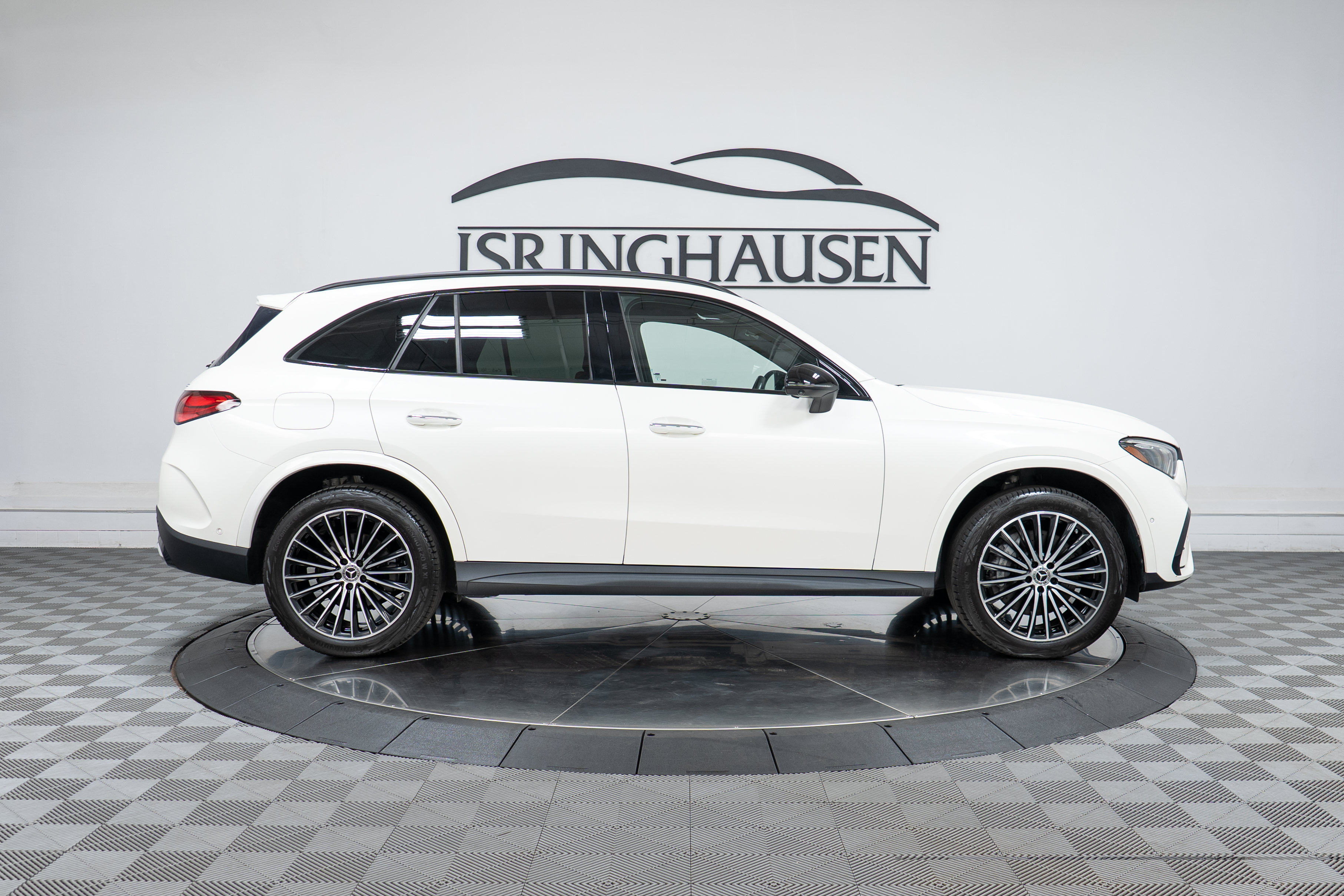 Used 2023 Mercedes-Benz GLC 300 4MATIC image 4