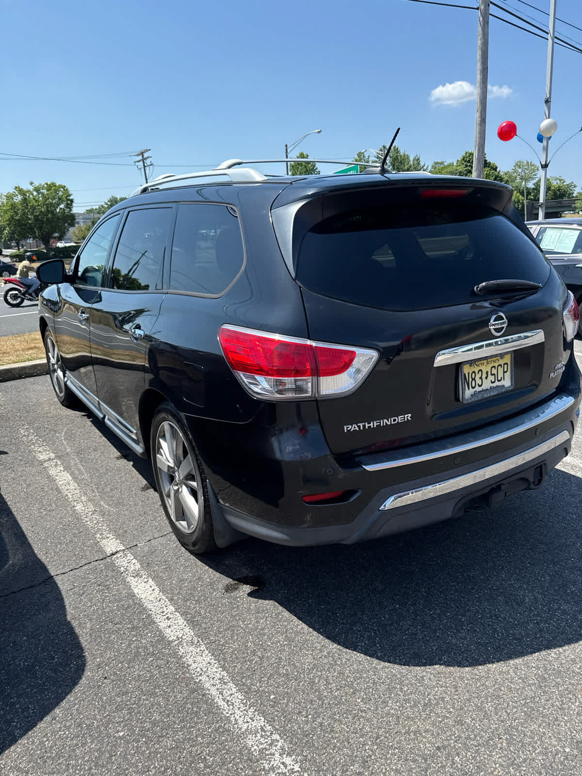 Used 2015 Nissan Pathfinder Platinum AWD/4WD image 3