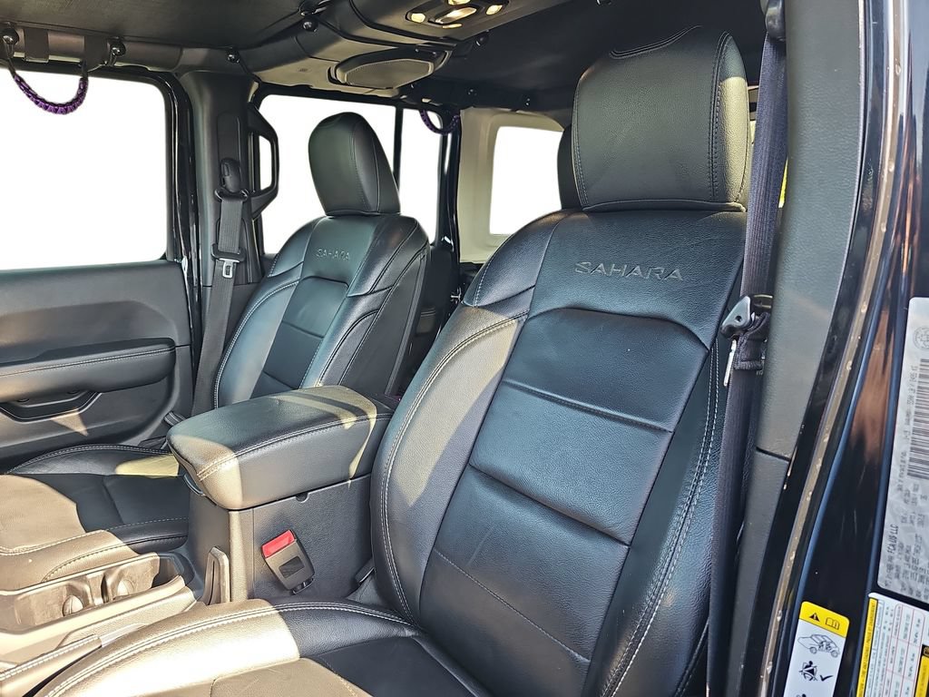 Used 2019 Jeep Wrangler Unlimited Sahara w/ Uconnect 4C Nav & Sound Group AWD/4WD image 15