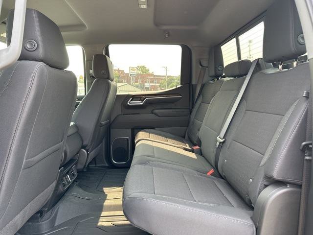 New 2026 GMC Sierra 1500 SLE image 25
