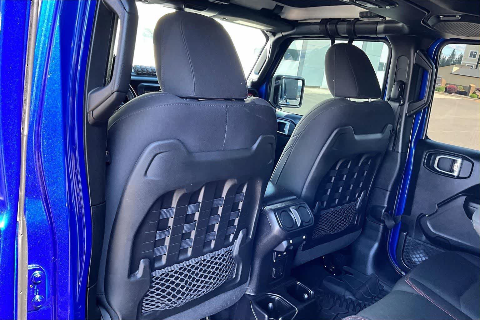 Used 2018 Jeep Wrangler Unlimited Rubicon AWD/4WD image 12