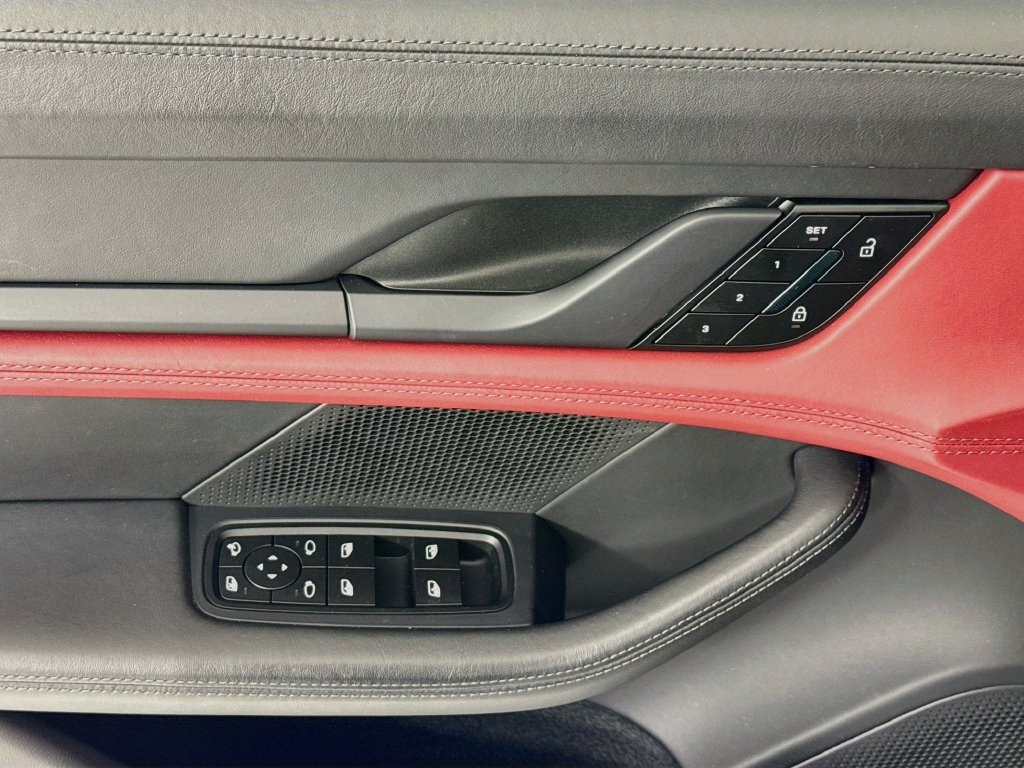 Certified 2023 Porsche Taycan 4S AWD/4WD image 11
