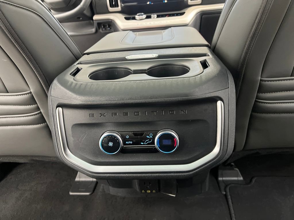 Used 2025 Ford Expedition Active image 21