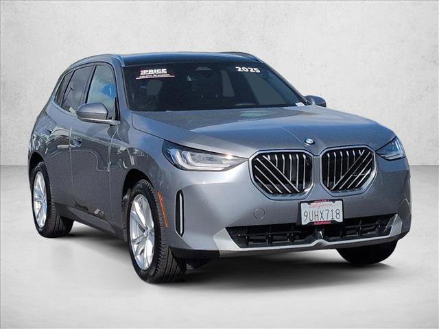 Used 2025 BMW X3 xDrive30i w/ Premium Package image 3