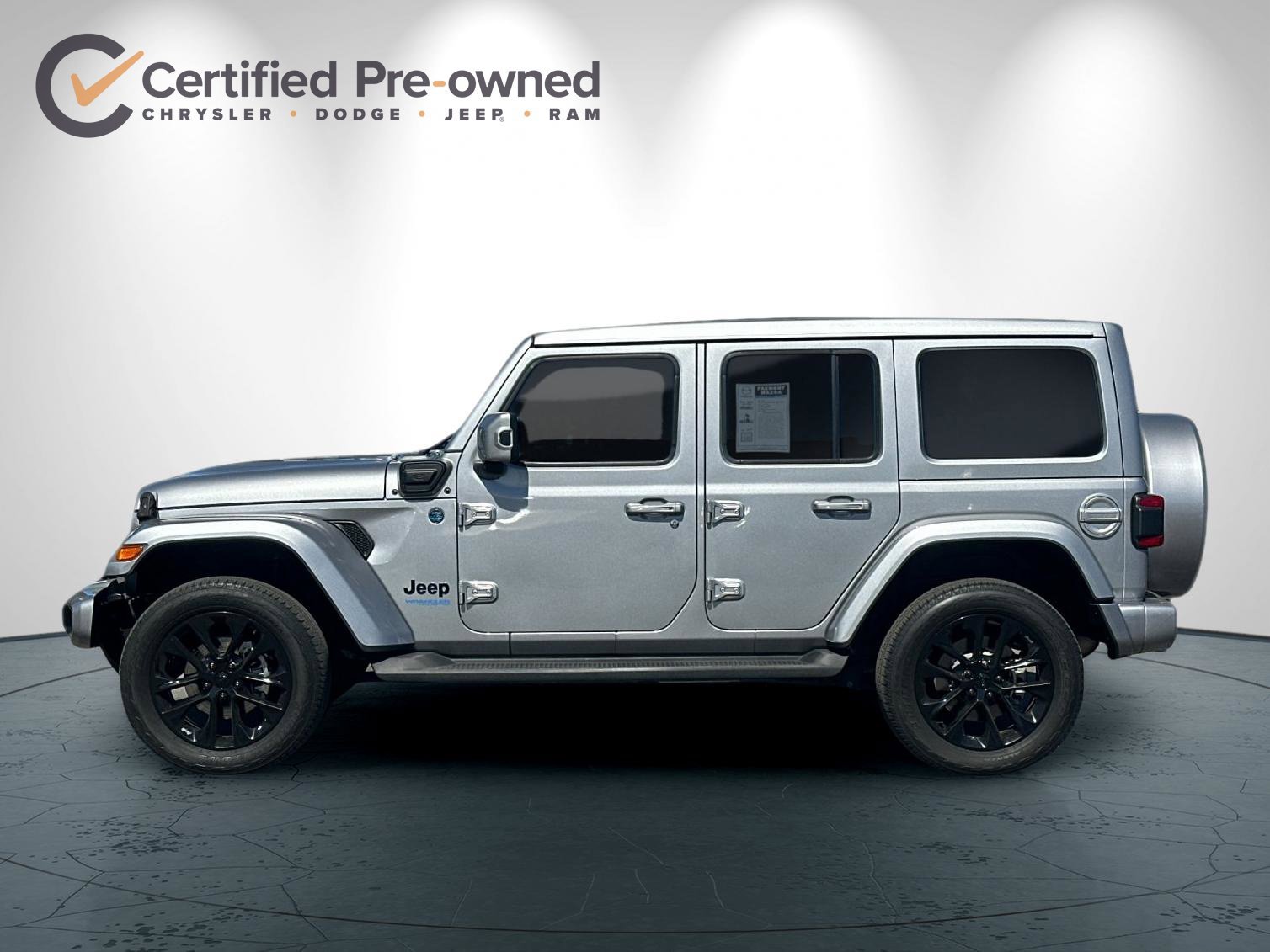 Used 2021 Jeep Wrangler Unlimited Sahara AWD/4WD image 7