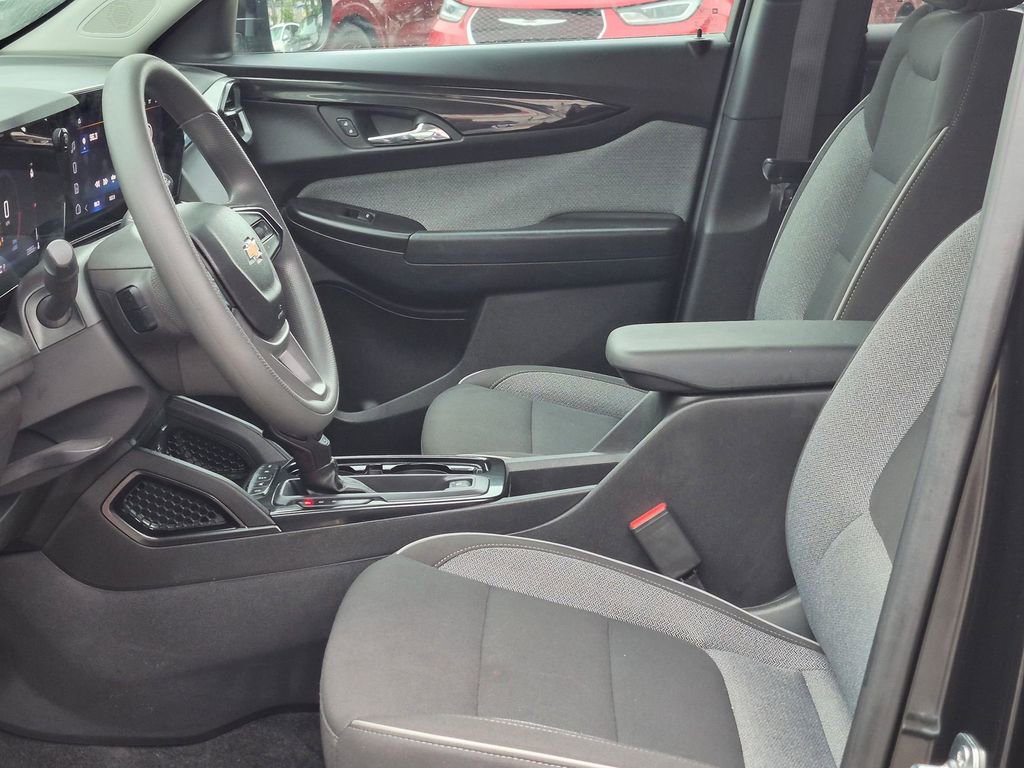 Used 2025 Chevrolet TrailBlazer LT AWD/4WD image 20